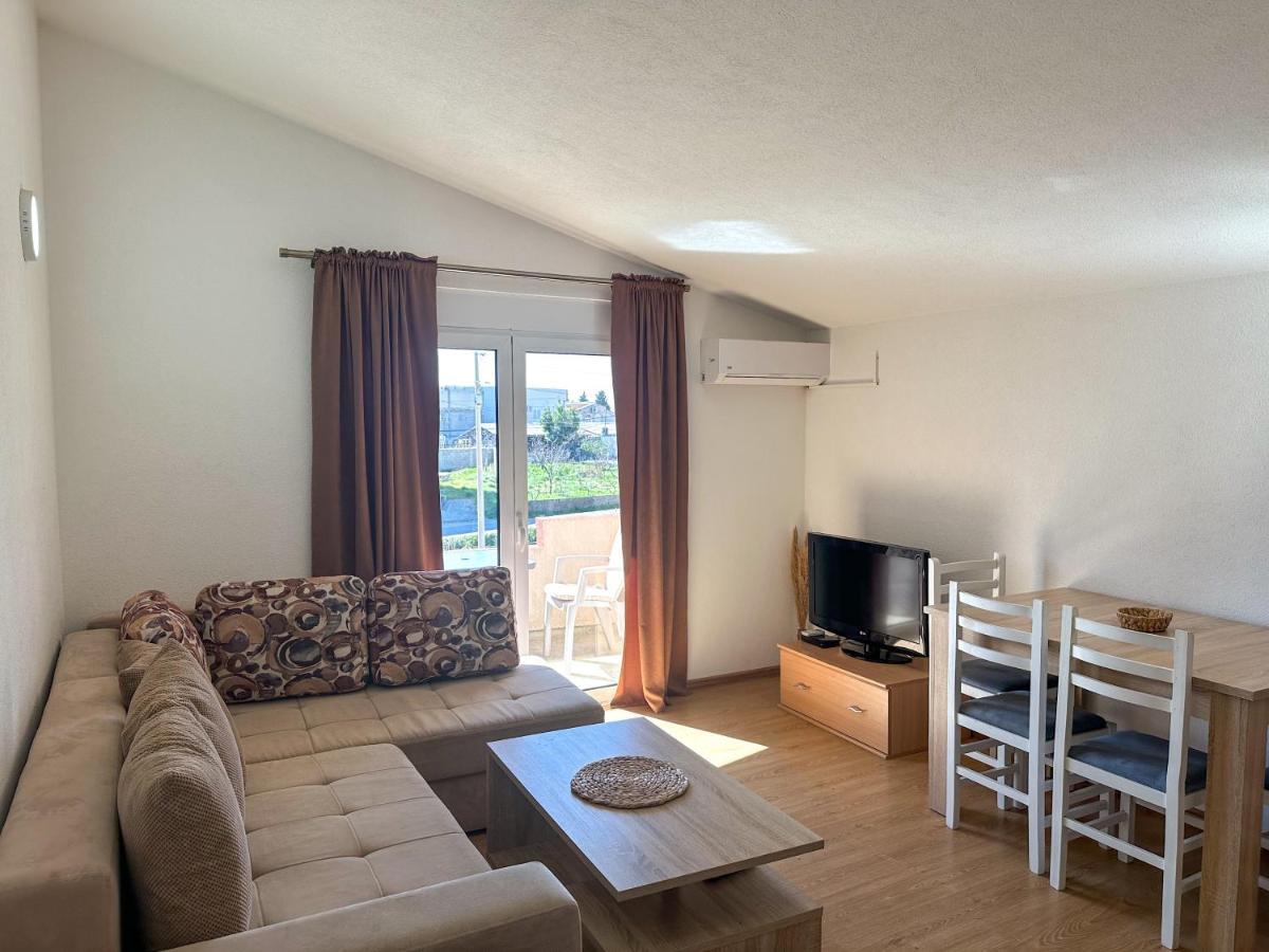 Jasmin Apartmani Bar Eksteriør bilde